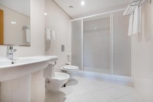 Un baño de Hotel Azinheira by RIDAN Hotels