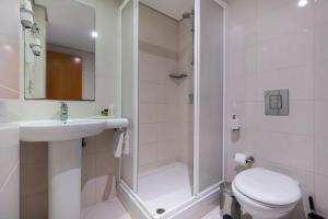 Un baño de Hotel Azinheira by RIDAN Hotels