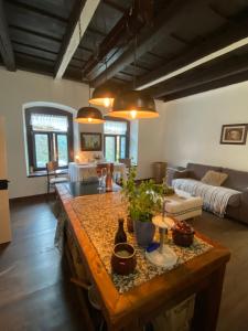 Posteľ alebo postele v izbe v ubytovaní Apartmán Modrý dom 1
