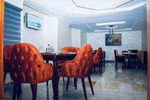 Ruang duduk di Asokoro Hotel, close to Force Hq and Ecowas, Gym, Swimming Pool, Wifi