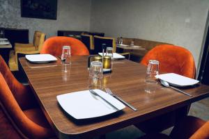 Restoran atau tempat lain untuk makan di Asokoro Hotel, close to Force Hq and Ecowas, Gym, Swimming Pool, Wifi