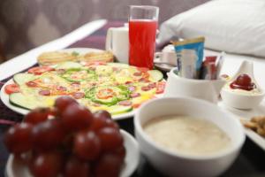 Makanan di atau berdekatan hotel