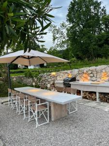 Fotografie z fotogalerie ubytování Luxury Apartment St Hedonist with Pool and Garden v destinaci Poljane