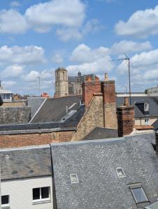 Budova, kde se apartmán nachází + 2 fotografie