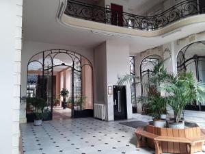 Η πρόσοψη ή η είσοδος του Le Sarciron 152 +4 φωτογραφίες