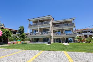 Gallery image of By the Sea Apartments-studios in Siviri