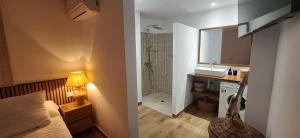 A bed or beds in a room at casa santa caterina