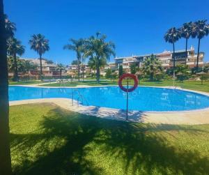Piscina di StayatSas Luxe App vlakbij strand, 80 m2 terras, grote zwembaden Marbella o nelle vicinanze