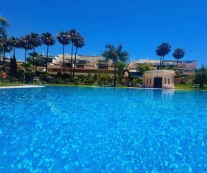 Piscina di StayatSas Luxe App vlakbij strand, 80 m2 terras, grote zwembaden Marbella o nelle vicinanze