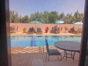 Bazén v ubytování kasbah amlal nebo v jeho okolí