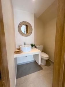 Ένα μπάνιο στο Estrella de Mar Suites +24 φωτογραφίες