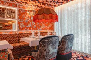 Legacy Hotel Cascais, Curio Collection By Hilton的休息区