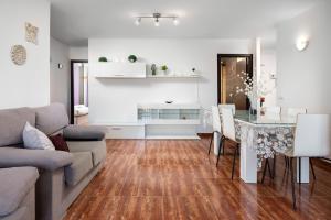 Χώρος καθιστικού στο Palmeras Benalmadena by Alfresco Stays