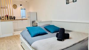 Kuchyň nebo kuchyňský kout v ubytování Studio L'Éclat - Parking - Machine à laver & Wifi + 3 fotografie