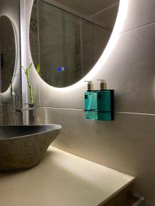 Koupelna v ubytování El Somni de Paqui Apartamentos Boutique Only Adults