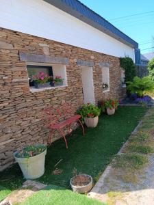 Jardí fora de Gite de kernaet avec piscine