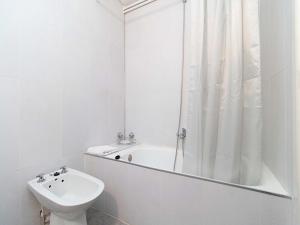 Vannituba majutusasutuses Hotel Pere D'Urg 3000