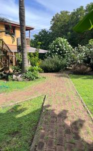Jardín al aire libre en Chez Jérôme