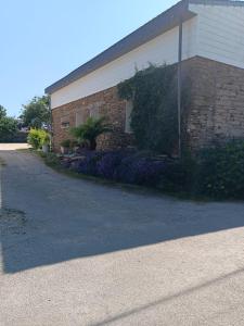 Foto de la galeria de Gite de kernaet avec piscine a Plougonvelin