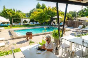 Bazén v ubytování Cava Colchagua Hotel Boutique nebo v jeho okolí