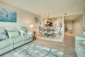 Χώρος καθιστικού στο St Helena Island Condo - half Mi to Beach