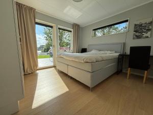 Afbeelding uit fotogalerij van Sea view and beachfront house in Ljungskile +34 foto's
