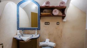 Koupelna v ubytování Riad 4 Jardins & Spa + 27 fotografií