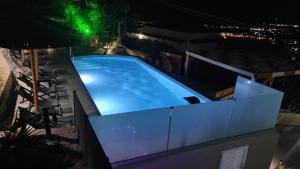 Bazén v ubytování Zante Luxury SeaView Villa with Private Pool nebo v jeho okolí