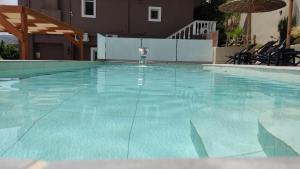 Bazén v ubytování Zante Luxury SeaView Villa with Private Pool nebo v jeho okolí