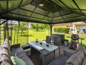 Vonkajšia záhrada v ubytovaní Apartment Ogris-1 by Interhome