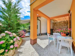 Zahrada ubytování Holiday Home Karolina by Interhome
