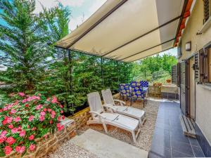 Zahrada ubytování Holiday Home Karolina by Interhome