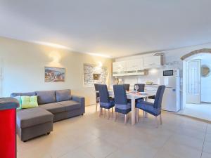 Kuchyň nebo kuchyňský kout v ubytování Holiday Home Mila by Interhome