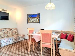 Część wypoczynkowa w obiekcie Apartment Fichtenblick App- 3 by Interhome