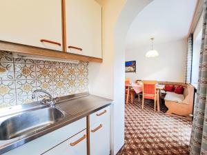 Kuchnia lub aneks kuchenny w obiekcie Apartment Fichtenblick App- 3 by Interhome
