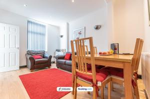 Posezení v ubytování Newly Refurbished 3 Bedroom House (Preston)