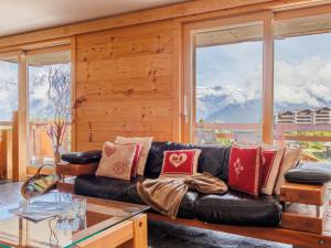 O zonă de relaxare la Apartment Le Montagnard 6 by Interhome