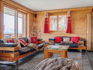 O zonă de relaxare la Apartment Le Montagnard 6 by Interhome +47 fotografii