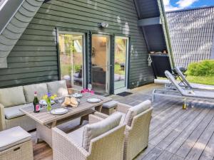 Posezení v ubytování Holiday Home Ferienhaus Bude 92 by Interhome