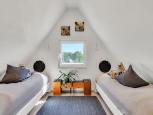 Posezení v ubytování Holiday Home Ferienhaus Bude 92 by Interhome