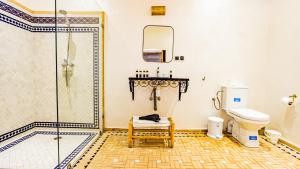 Koupelna v ubytování Maison D'hôte Zomorroda + 25 fotografií