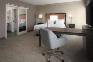 Postel nebo postele na pokoji v ubytování Hampton Inn & Suites Yonkers - Westchester