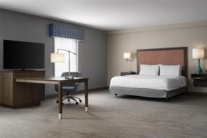 Postel nebo postele na pokoji v ubytování Hampton Inn & Suites Yonkers - Westchester