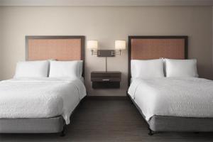 Postel nebo postele na pokoji v ubytování Hampton Inn & Suites Yonkers - Westchester
