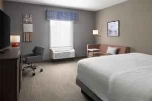 Postel nebo postele na pokoji v ubytování Hampton Inn & Suites Yonkers - Westchester