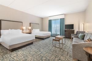 Postel nebo postele na pokoji v ubytování Homewood Suites By Hilton Schenectady