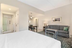 Postel nebo postele na pokoji v ubytování Homewood Suites By Hilton Schenectady