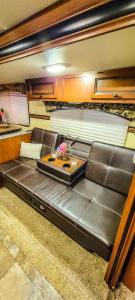 Posezení v ubytování Cozy Camper Rental-Fully Equipped