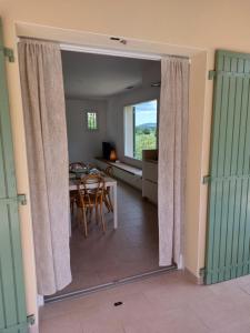 Foto dalla galleria di Villa Le Gourdon - Piscine & Tranquillité a Barjac