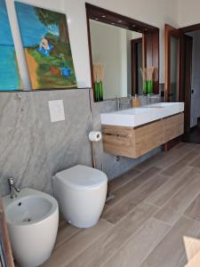 Vannituba majutusasutuses Near Como, charming apartment with fireplace